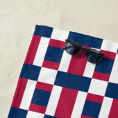 赤い白と青の色のブロックプリント ビーチタオル (インサイチュ)