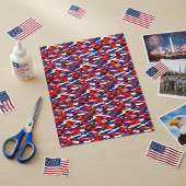 赤い白と青の迷彩柄