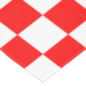赤い白のチェッ市松模様にクパターン テーブルクロス (アングル)