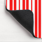 赤い白の縦のパターストライプンデザイン マウスパッド (コーナー)