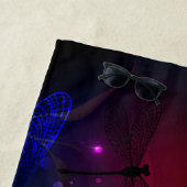 赤い白熱［赤熱］光を放つトンボ ビーチタオル (インサイチュ)