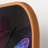 赤い白熱［赤熱］光を放つトンボ ピックルボールラケット (左詳細)