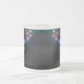 赤い白熱［赤熱］光を放つトンボ フロストグラスマグカップ (中央)