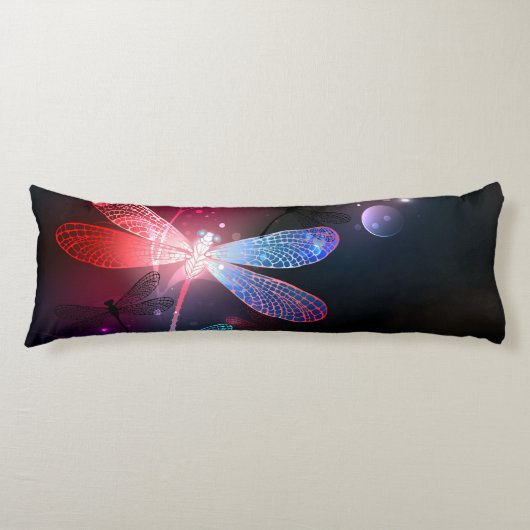 赤い白熱［赤熱］光を放つトンボ ボディピロー (正面)