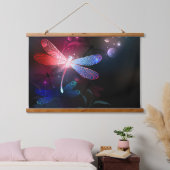 赤い白熱［赤熱］光を放つトンボ 吊り下げ型タペストリー (寝室)