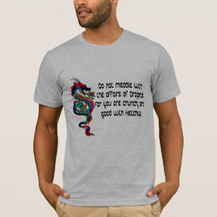 赤い目はドラゴンのTシャツの地下牢と台なしになりません Tシャツ