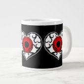 赤い眼球が黒いハートに入っている ジャンボコーヒーマグカップ (正面右)