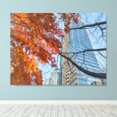 赤い紅葉とスカイラインの都市風景 キャンバスプリント (インサイチュ (ウッドフロア))