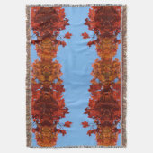 赤い紅葉と青い空 スローブランケット (正面縦)