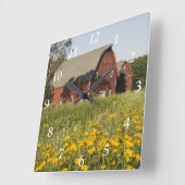 赤い納屋および黄色い野生の花の正方形の時計 スクエア壁時計 (傾斜)