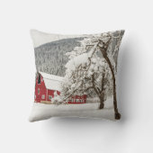 赤い納屋の新雪 クッション (裏面)