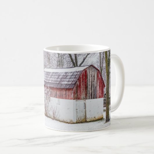 赤い納屋の雪 コーヒーマグカップ (正面右)
