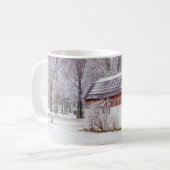 赤い納屋の雪 コーヒーマグカップ (正面左)