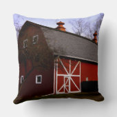 赤い納屋 クッション (裏面)