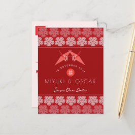 赤い紙クレーン桜アジアの結婚式の日付を保存 案内ポストカード