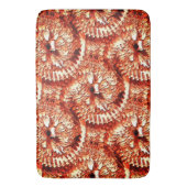 赤い素朴サンゴのロゼットを刻んだ反復 バスマット (正面縦)