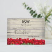 赤い素朴チューリップ応答カード付き納屋 招待状 (スタンド正面)