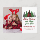 赤い素朴格子模様のクリスマスツリー家族の写真 シーズンポストカード (正面)