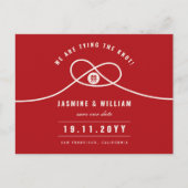 赤い結び目ダブル西中国の結婚式の日付を保存 案内ポストカード (正面)