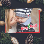 赤い緑と明メリーるい写真のクリスマスカード シーズンカード<br><div class="desc">この赤い緑と明るい写真のクリスマスカーメリードと休日の精神の共有</div>
