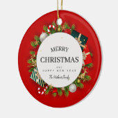 赤い緑のクリスマスプレゼント セラミックオーナメント (左)