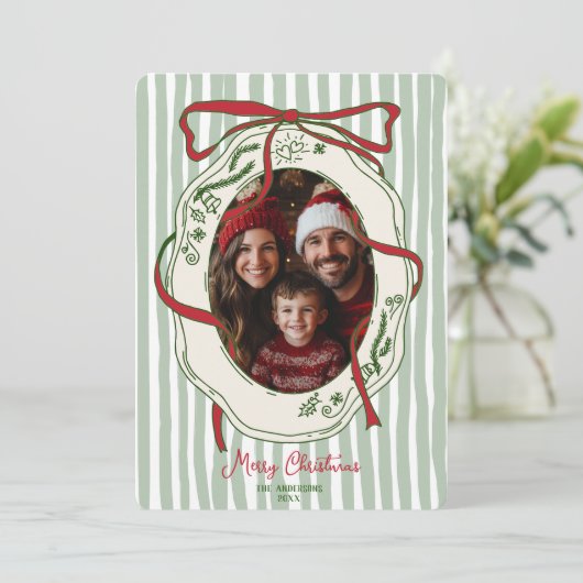 赤い緑の手描き陽気なクリスマス家族の写真 招待状 (スタンド正面)
