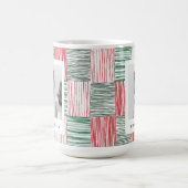赤い緑の水の色のストライプパターン1枚 コーヒーマグカップ (中央)