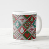 赤い緑の白いニットフェイククリスマスパターン ジャンボコーヒーマグカップ (正面右)