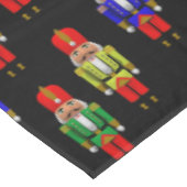 赤い緑の黄色のくるみ割りタイルパターン テーブルクロス (アングル)