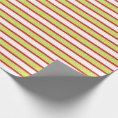 赤い縁取り付き静石灰の緑ストライプ色 ラッピングペーパー (角)