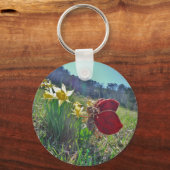 赤い翼の妖精と水仙 キーホルダー (正面)