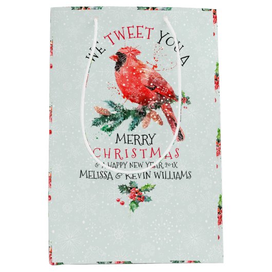赤い聖降誕祭の鳥 – 私たちは聖降誕祭の陽気なツイートをする ミディアムペーパーバッグ (正面)