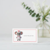 赤い聴診器を持つ可愛いコアラナース 名刺 (スタンド正面)