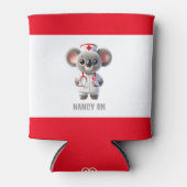 赤い聴診器を持つ可愛いコアラナース 缶クーラー (正面)