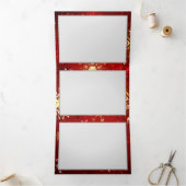 赤い背景にクリスマスの金の雪の結晶 三つ折りクリスマスカード (内部)