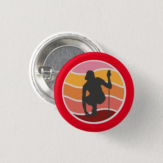 赤い背景にシルエットゴルファーのレディーゴルフ 缶バッジ (正面&裏面)