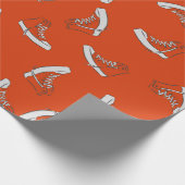 赤い背景にスニーカーのシームレスパターン ラッピングペーパー (角)