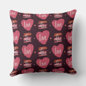 赤い背景に愛の言葉とハートパターン クッション (裏面)