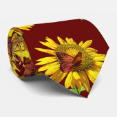 赤い背景に黄色のひまわりと蝶 ネクタイ (ロール)