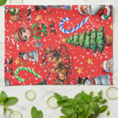 赤い背景のクリスマスの装飾的なパターン キッチンタオル (折り畳み)