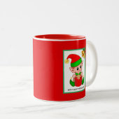 赤い背景のクリスマスエルフ ツートーンマグカップ (正面右)