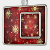 赤い背景のクリスマスゴールデンスノーフレーク シルバープレートフレームオーナメント (左)