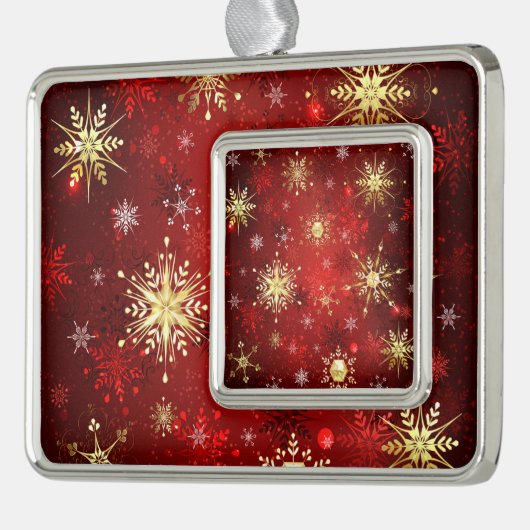 赤い背景のクリスマスゴールデンスノーフレーク シルバープレートフレームオーナメント (左)