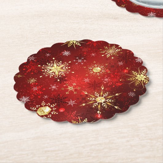 赤い背景のクリスマスゴールデンスノーフレーク ペーパーコースター (アングル)
