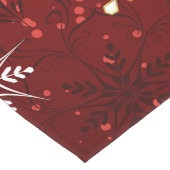 赤い背景のクリスマスゴールデンスノーフレーク ロングテーブルランナー (コーナー)