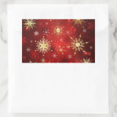 赤い背景のクリスマスゴールデンスノーフレーク 長方形シール (バッグ)
