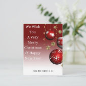 赤い背景のクリスマスレッドオーナメントグラデーション シーズンポストカード (スタンド正面)