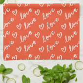 赤い背景のラブレタリングとハートスケッチ キッチンタオル (折り畳み)