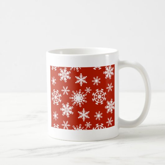 赤い背景の白い雪 コーヒーマグカップ (右)