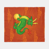 赤い背景の緑の中国の龍 フリースブランケット (正面(横))